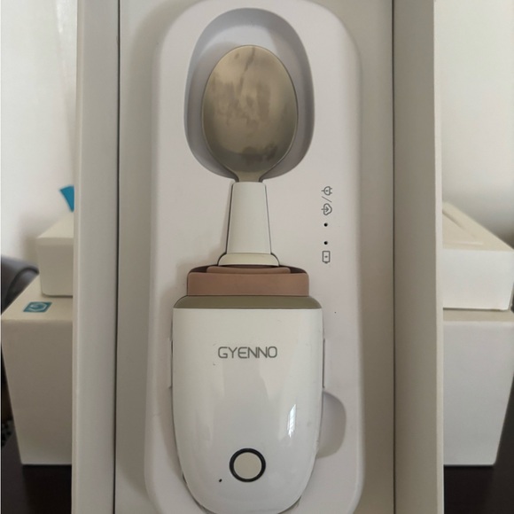 Gyenno Tremor Assistance Spoon and Fork Set - Picture 2 of 5